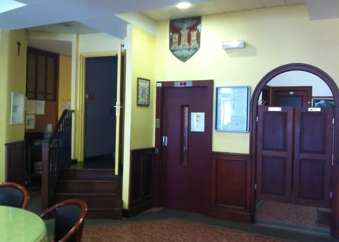 Hotel A La Croix De Malte